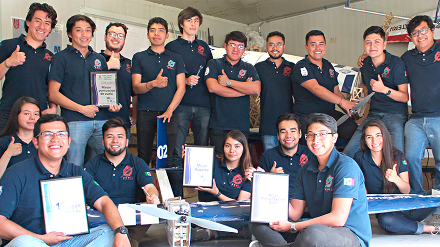 Ganan estudiantes mexicanos competencia internacional de aeronáutica por quinta vez