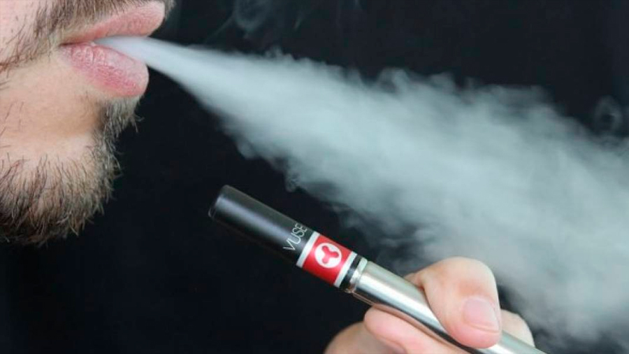 Científicos descubren que cigarros electrónicos contienen peligrosas toxinas microbianas