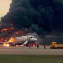 Capitan y pasajeros aseguran que un rayo causó el incendio de avión ruso donde murieron 41 personas