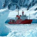 Un buque oceanográfico navega en la Antártida donde hace solo diez años era imposible