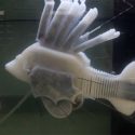 Crean un pez robot capaz de nadar gracias a un fluido similar a la sangre