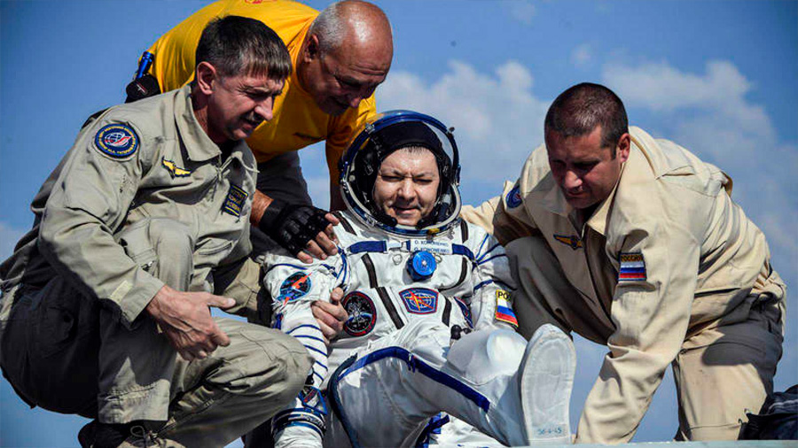 La nave tripulada rusa Soyuz MS-11 aterriza en la estepa kazaja tras 204 días en la EEI