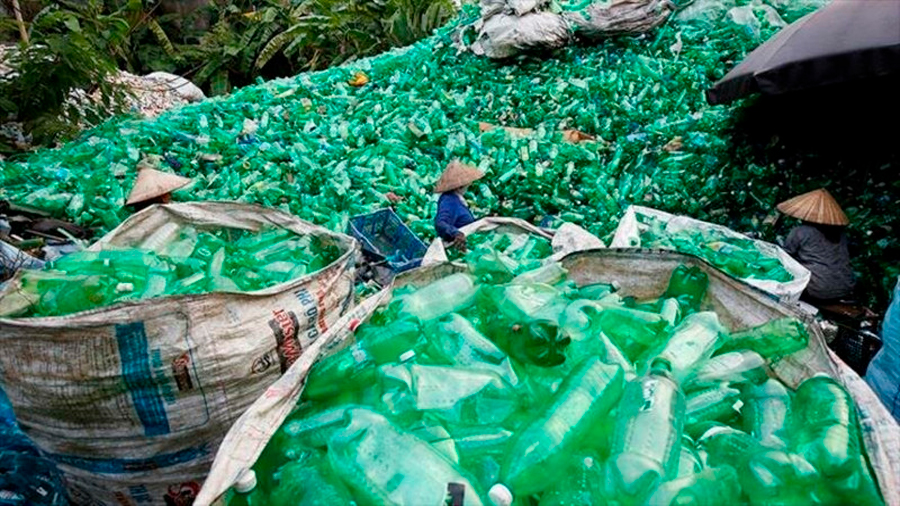 Científicos descubren método para convertir plástico no reciclable en energía