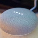 Apple y Google anuncian que dejarán de escuchar (por ahora) charlas privadas de terceros