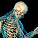 La base del cráneo humano está cambiando por el uso prolongado de los dispositivos móviles