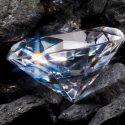 Demuestran la existencia de un depósito de diamantes en el interior de la Tierra tan antiguo como la Luna