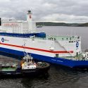 La primera central nuclear flotante inicia travesía por el Ártico