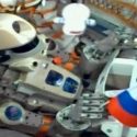 La nave rusa Soyuz con el androide "Fiódor" se acopla a la EEI al segundo intento
