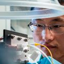 Científicos logran convertir CO2 en combustible líquido puro