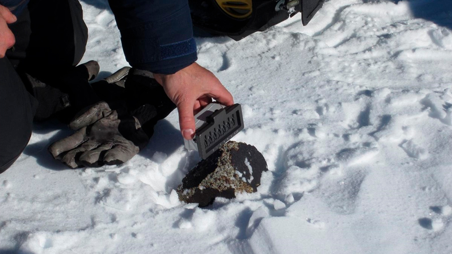 Científicos descubren un nuevo mineral en el interior de un meteorito