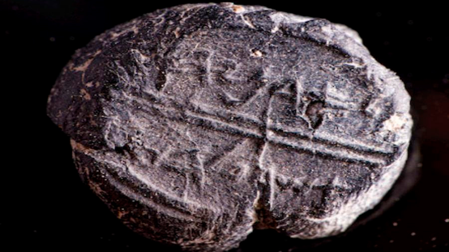 Encuentran en Jerusalén un sello que data de hace 2,600 años con el nombre de una figura bíblica