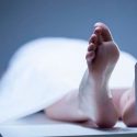 Así se mueve el cuerpo de un cadáver 17 meses después de haber muerto