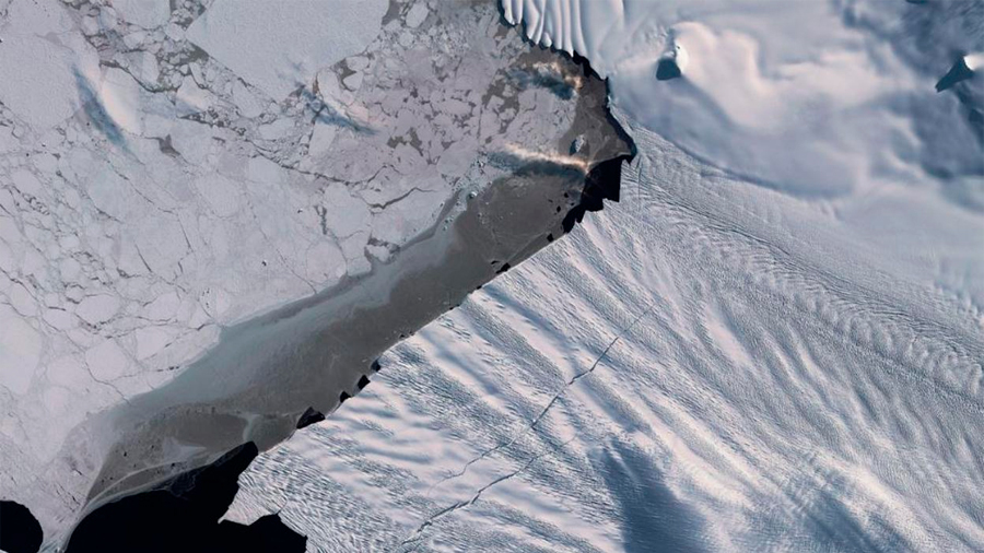 Nuevas grietas kilométricas en una arteria de hielo de la Antártida