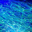El físico indio que consiguió doblar la luz y potenciar despegue de Internet