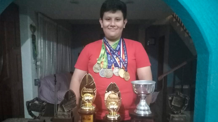 Carlos Bocanegra, el niño genio mexicano campeón internacional de aritmética