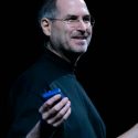 Sale a subasta disquete firmado por Steve Jobs con un valor de 7,500 dólares
