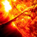 La humanidad se extinguirá por “heridas autoinfligidas” mucho antes de que el Sol trague a la Tierra: astrónomo de Harvard