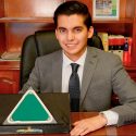 MIT premia a mexicano que desarrolló paneles solares que generan oxígeno