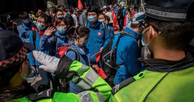 Wuhan despide como héroes a médicos que atendieron la pandemia