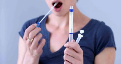 EU aprueba el primer test de saliva para diagnosticar el COVID-19