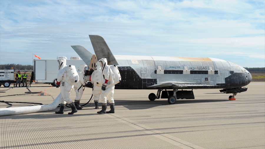 Lo que se sabe de la nueva misión del X-37B, el misterioso avión orbital de la Fuerza Aérea de EU