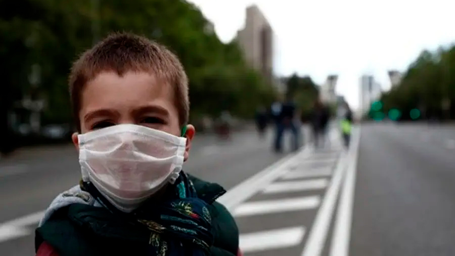 Científicos descubren por qué el coronavirus casi no afecta a los niños