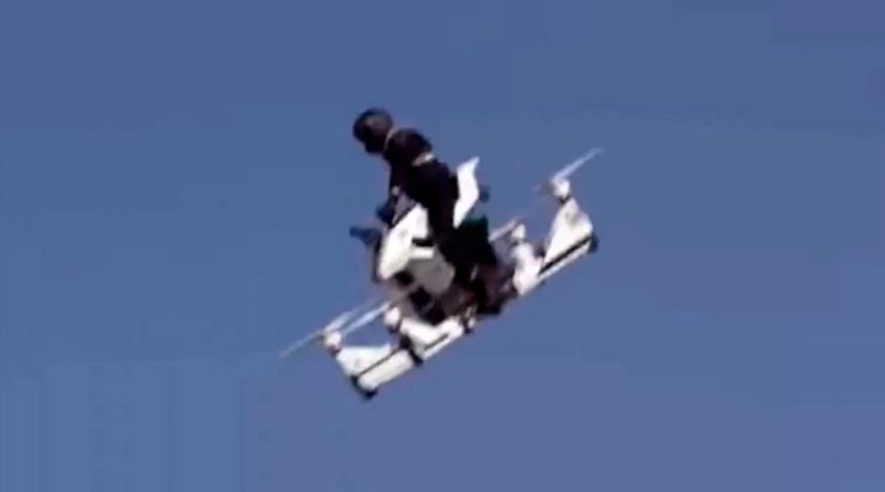 La policía de Dubai sufre un accidente probando la bici voladora Hoversurf Scorpion