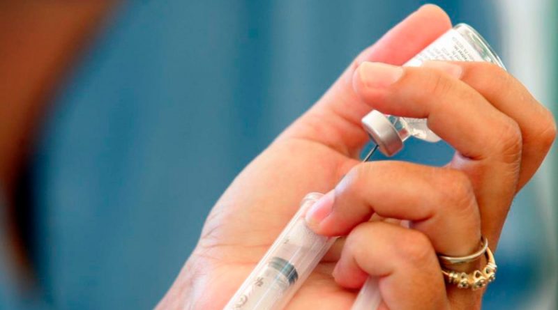 Oxford ya produce vacunas contra el COVID-19 para distribuirlas en diciembre