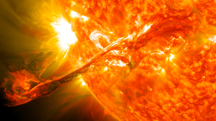 Un nuevo modelo físico predice grandes erupciones solares inminentes