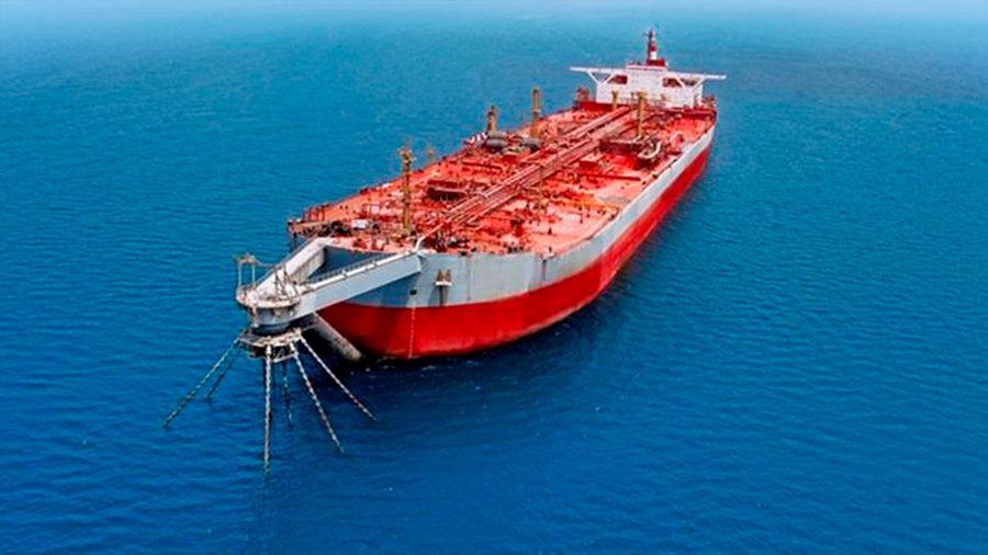 Buque fantasma cargado de petróleo que amenaza como una "bomba de tiempo" el mar Rojo