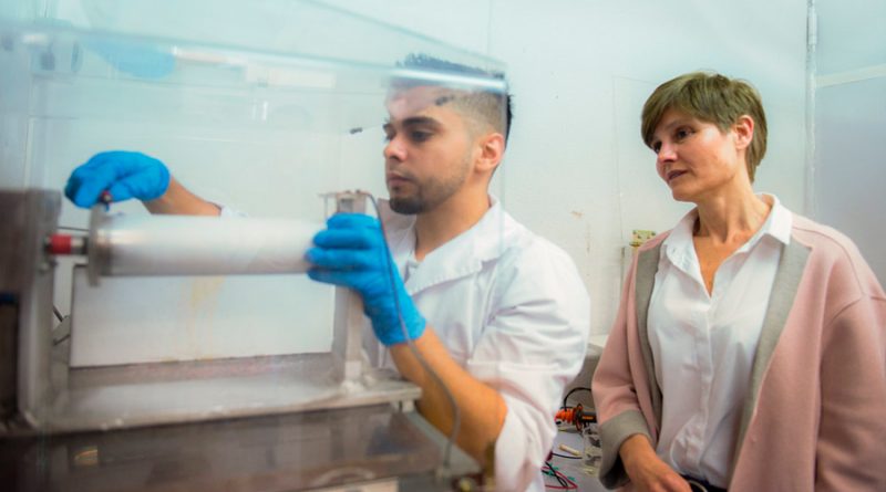 Científicos argentinos crean tela desinfectante que destruye por contacto virus y bacterias