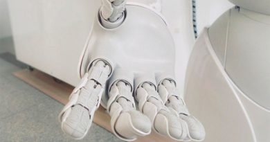 Esta mano robótica puede coger cualquier objeto como si se tratara de un humano