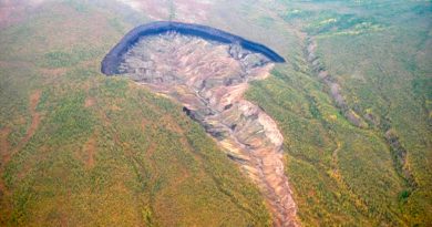 Alertan del rápido crecimiento de 'la puerta del infierno', el gigantesco cráter de Siberia