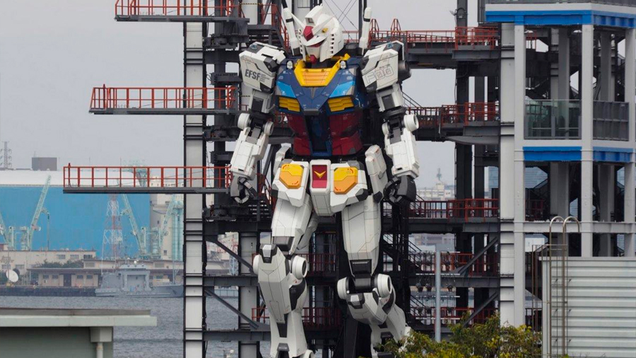 El robot japonés Gundam de 20 metros ya anda, mueve los brazos y se pone de rodillas