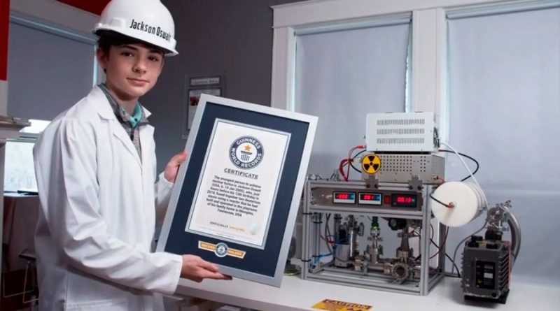 Adolescente recibe récord Guinness al lograr una fusión nuclear en su propia casa
