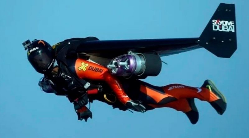 Muere en accidente Vicent Reffet, el "hombre pájaro" que realizó increíbles acrobacias aéreas