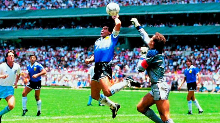 Experto de la UNAM explica la física que hay detrás de "la mano de Dios" de Maradona