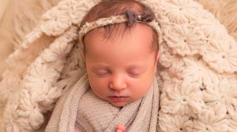 Nace Molly, una bebé de embrión congelado en 1992
