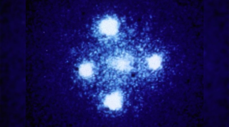 Dos nuevas cruces de Einstein descubiertas en el universo distante