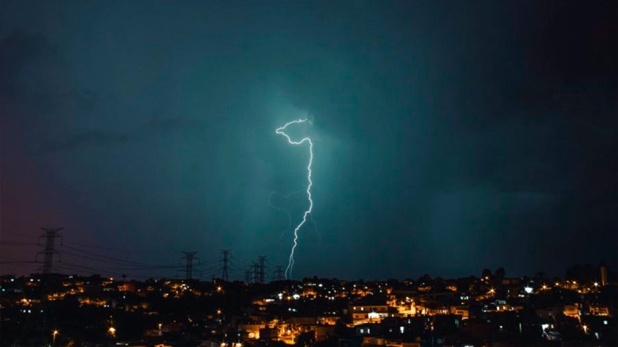 Paisajes urbanos y aerosoles inducen y atraen tormentas a las ciudades