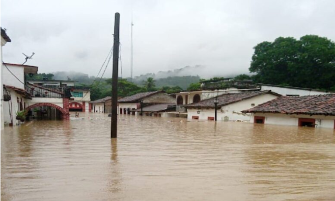 Figura 2: Foto de un poblado tabasqueño inundado, según se reporta en la referencia (7)), mostrando la altura alcanzada por el agua.