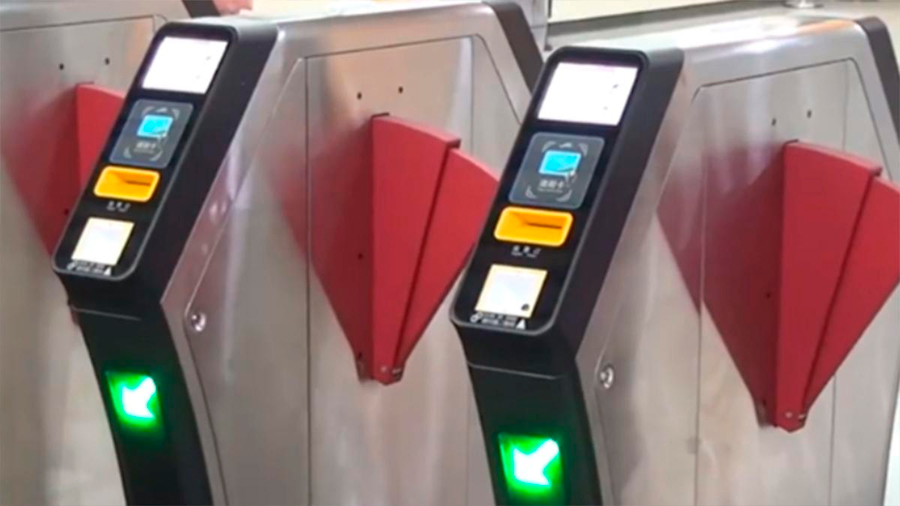 El metro de Pekín estrena unos nuevos torniquetes inteligentes con cámaras binoculares