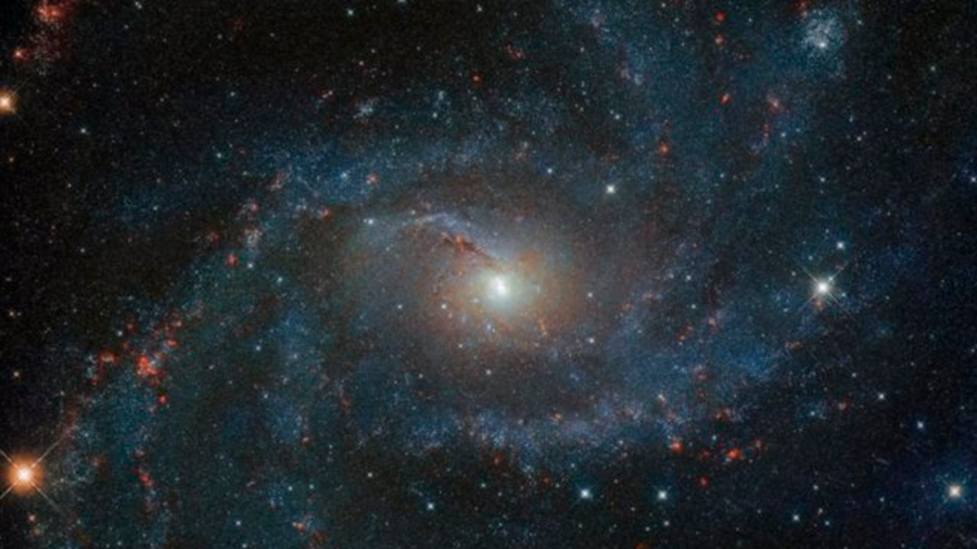 El telescopio Hubble obtuvo una impactante imagen de la "galaxia de los fuegos artificiales"