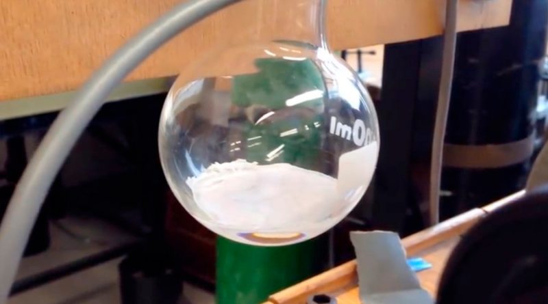 El video de fisicoquímica que se ha vuelto viral en YouTube
