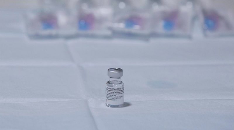 Pfizer y BioNTech firman un acuerdo con la OMS para suministrar hasta 40 millones de dosis a países pobres