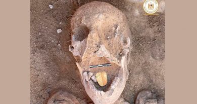 El fascinante hallazgo de una momia en Egipto con la lengua de oro