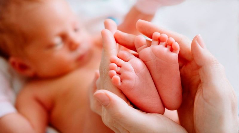 Los bebés pierden a los pocos meses de su nacimiento los anticuerpos contra la COVID-19 recibidos de la placenta