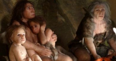 Hallazgo: descubren huellas de niños neandertales que jugaban en la arena