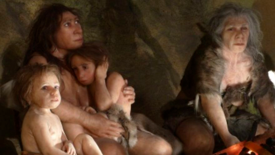 Hallazgo: descubren huellas de niños neandertales que jugaban en la arena