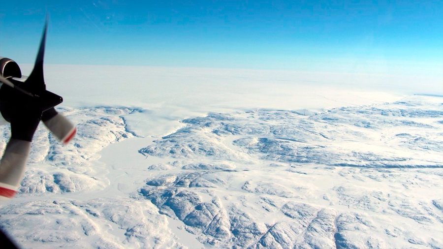 Un radar aerotransportado revela agua subterránea bajo un glaciar